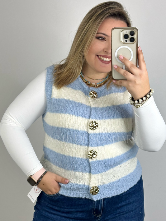 Colete de riscas azuis com botões dourados