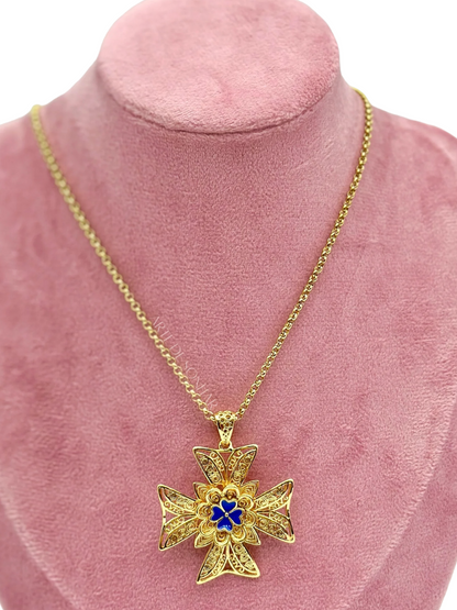 Colar Cruz de Malta com trevo azul M
