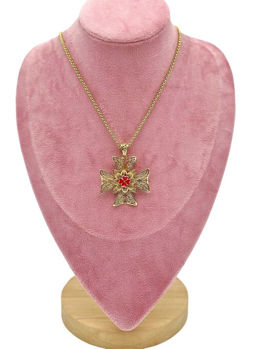 Colar Cruz de Malta com trevo vermelho M