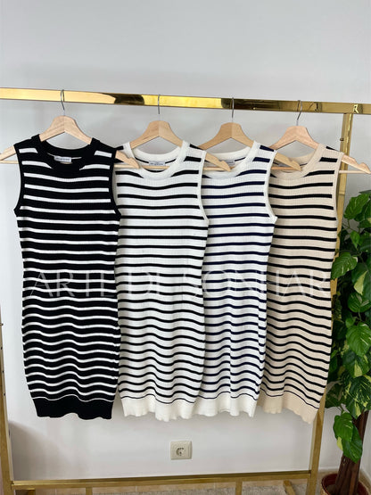 Vestido de malha com riscas