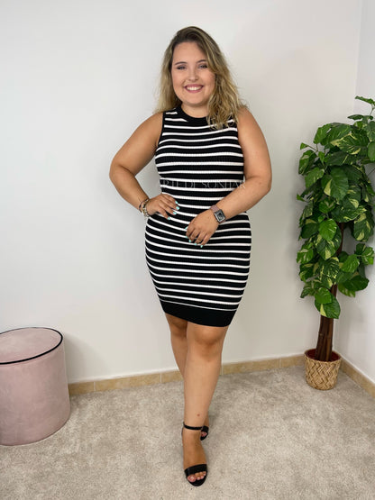 Vestido de malha com riscas