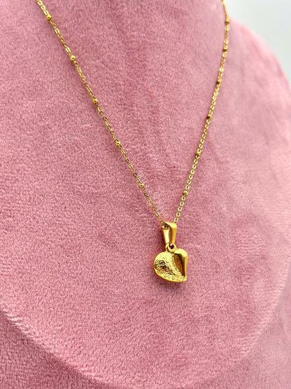 Colar mini coração com bolinhas