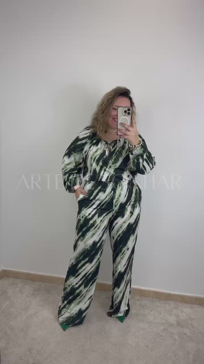 Blusa verde com atilho no decote 🇵🇹