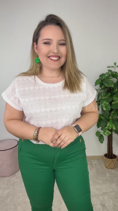 Brincos com flores verdes