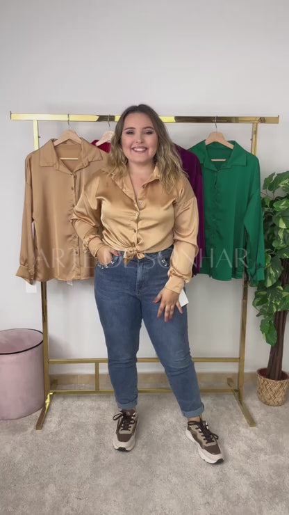Camisa de cetim curta