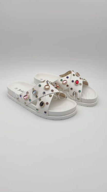 Chinelas brancas rasas com cristais multicor